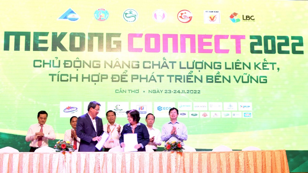 Saigon Co.op ký kết dự án xây dựng chuỗi liên kết Bàn Ăn Xanh