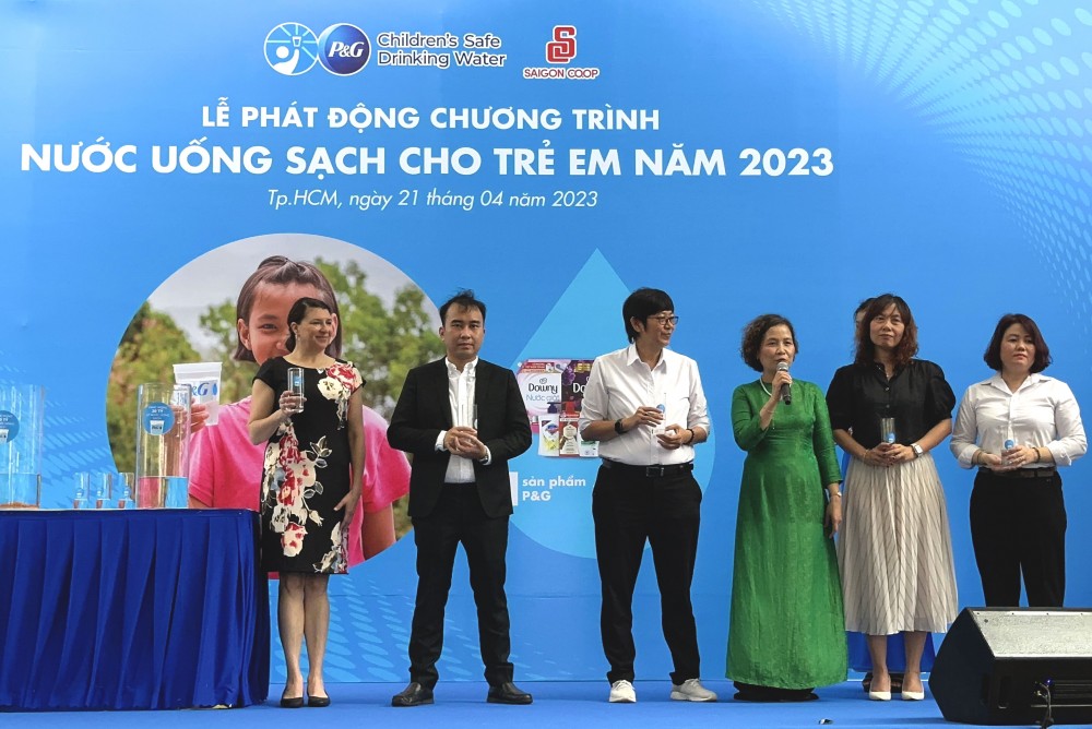 P&G hợp tác cùng Saigon Co.op mang nước uống sạch đến cộng đồng