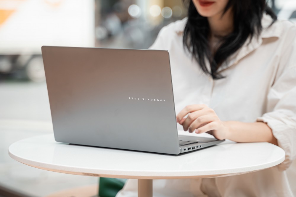 ASUS phổ cập laptop AI tại Việt Nam, hoàn thiện dải sản phẩm Vivobook S14
