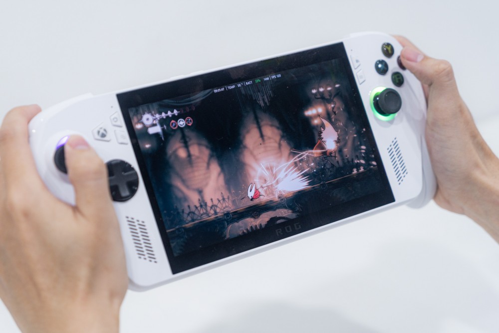 ASUS chính thức ra mắt máy chơi game cầm tay ROG Xbox đầu tiên tại Việt Nam