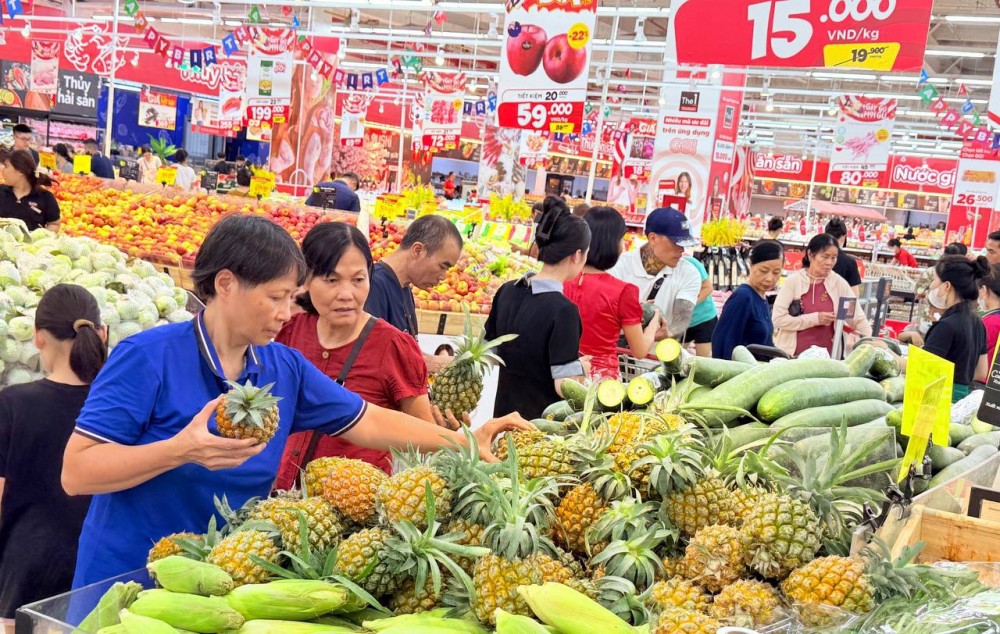 Đến siêu thị GO! mua sắm và có cơ hội nhận hơn 20.000 giải thưởng trị giá đến hơn 6 tỷ đồng và đặc quyền 1 năm mua sắm hoàn toàn miễn phí 