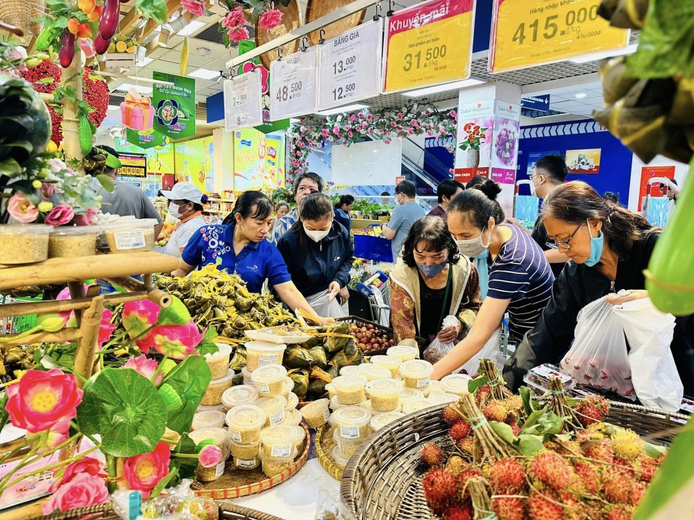 Saigon Co.op tung combo tươi sống tiện lợi đón Tết Đoan Ngọ,  trao 25.000 phần quà tri ân khách hàng nhân Ngày Gia đình Việt Nam  