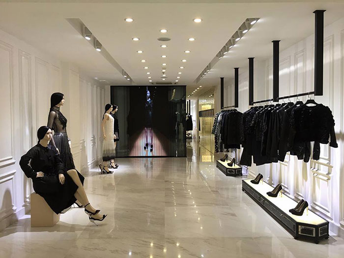 Trải nghiệm không gian nội thất mới tại showroom của NTK Nguyễn Công Trí